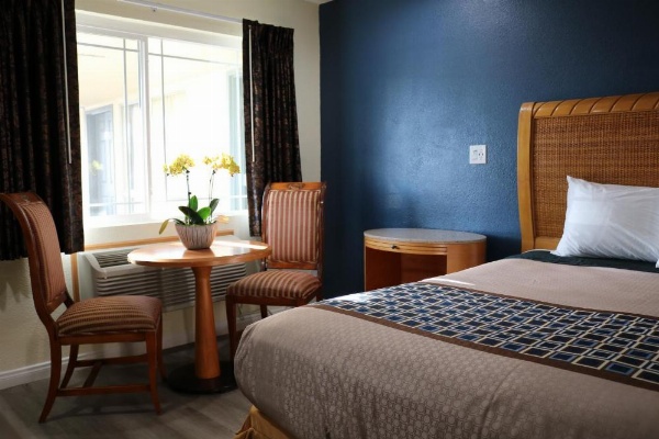 Valli Hi Motel image 19