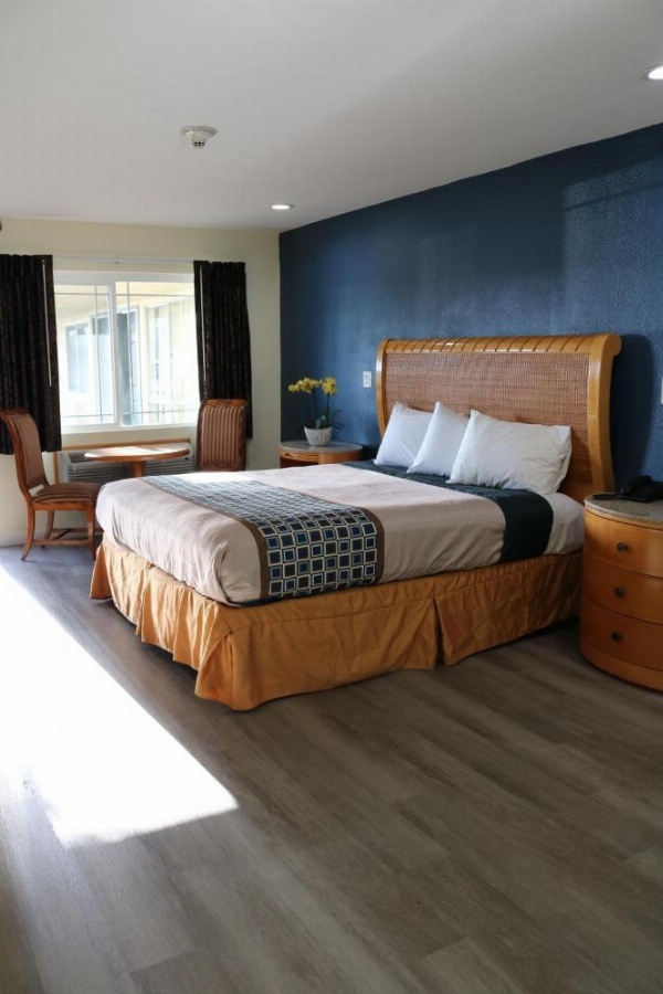 Valli Hi Motel image 20